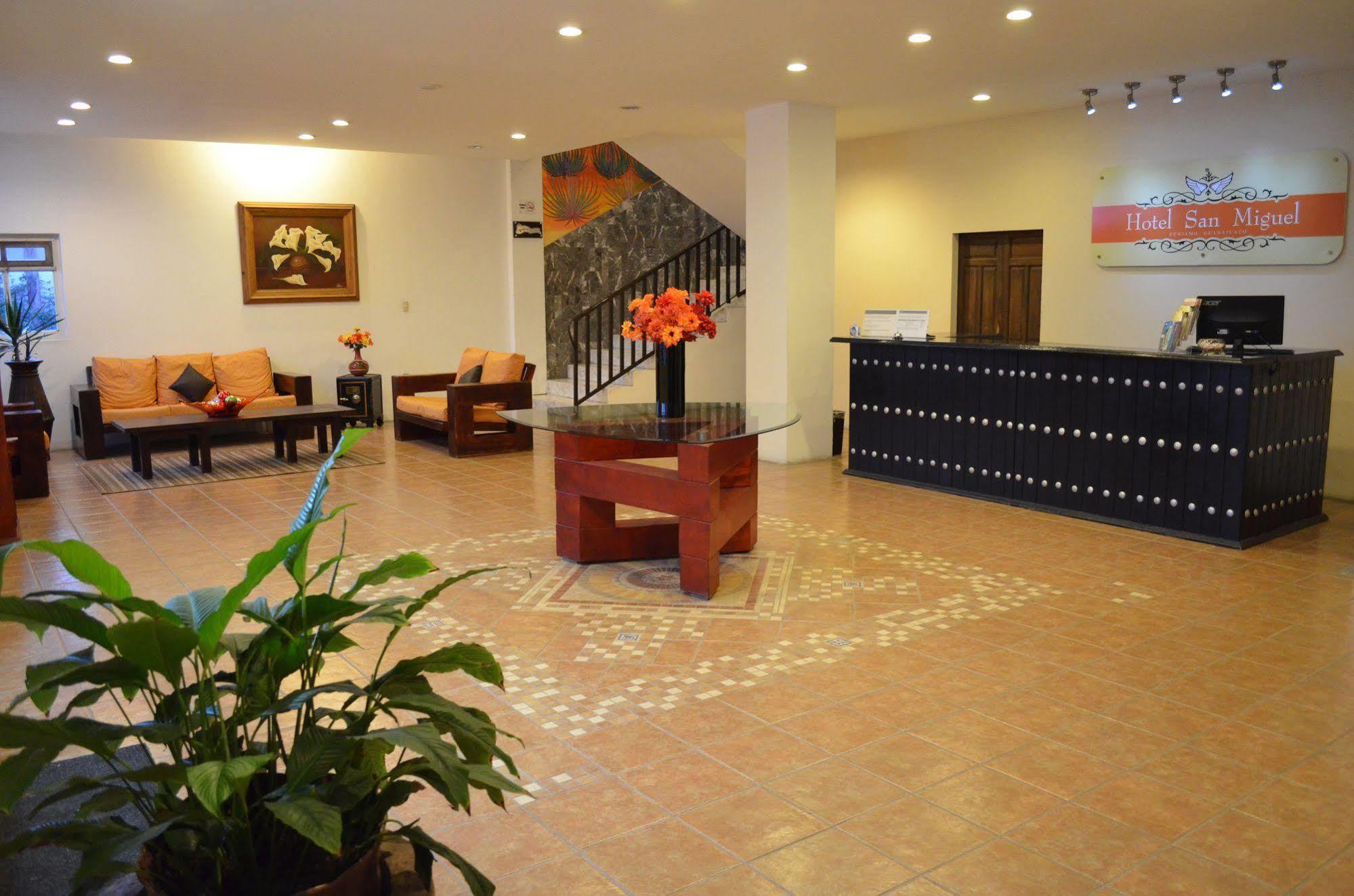 Hotel San Miguel Penjamo Exterior photo